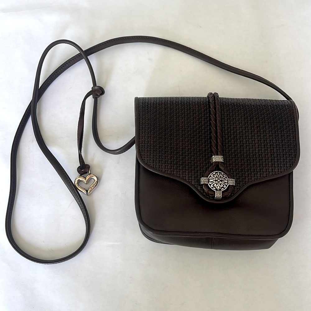 Brighton One World Brown Crossbody Bag Pockets Medallion Silver Color Details
